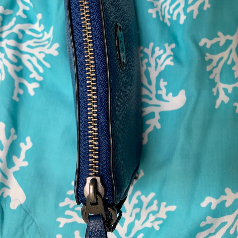 Royal blue Coach Clutch - Picture 4 of 6